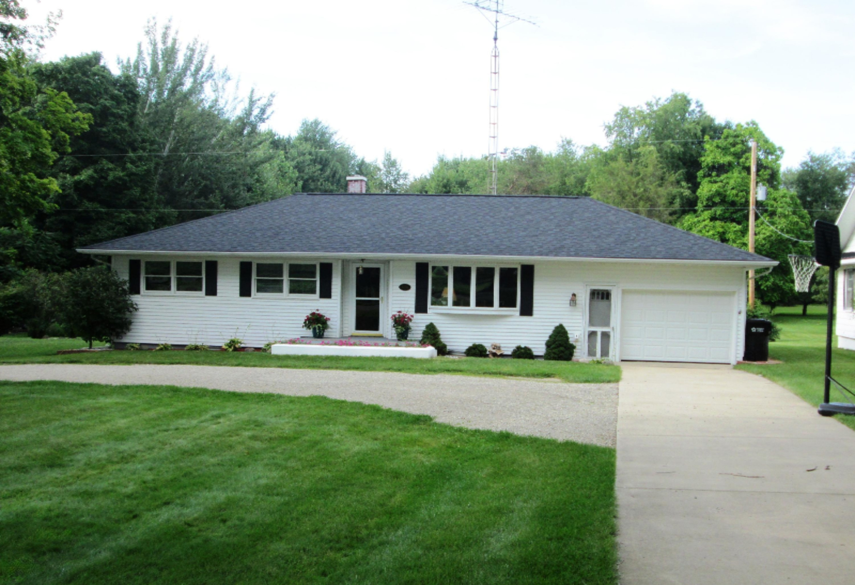 916 Sackett Road Bronson, MI 49028 - Photo 1 of 23 IMG_0608