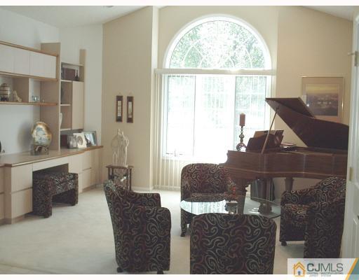 10 Chichester Road Monroe Township, NJ 08831 - Photo 2 of 10 Gallery Image 2