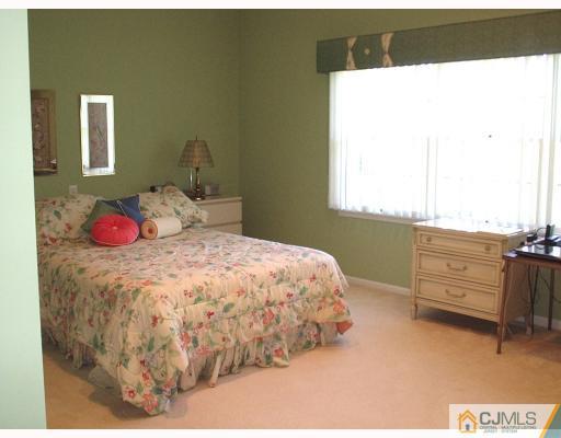 10 Chichester Road Monroe Township, NJ 08831 - Photo 6 of 10 Gallery Image 6