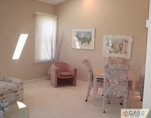 10 Chichester Road Monroe Township, NJ 08831 - Photo 9 of 10 Gallery Image 9