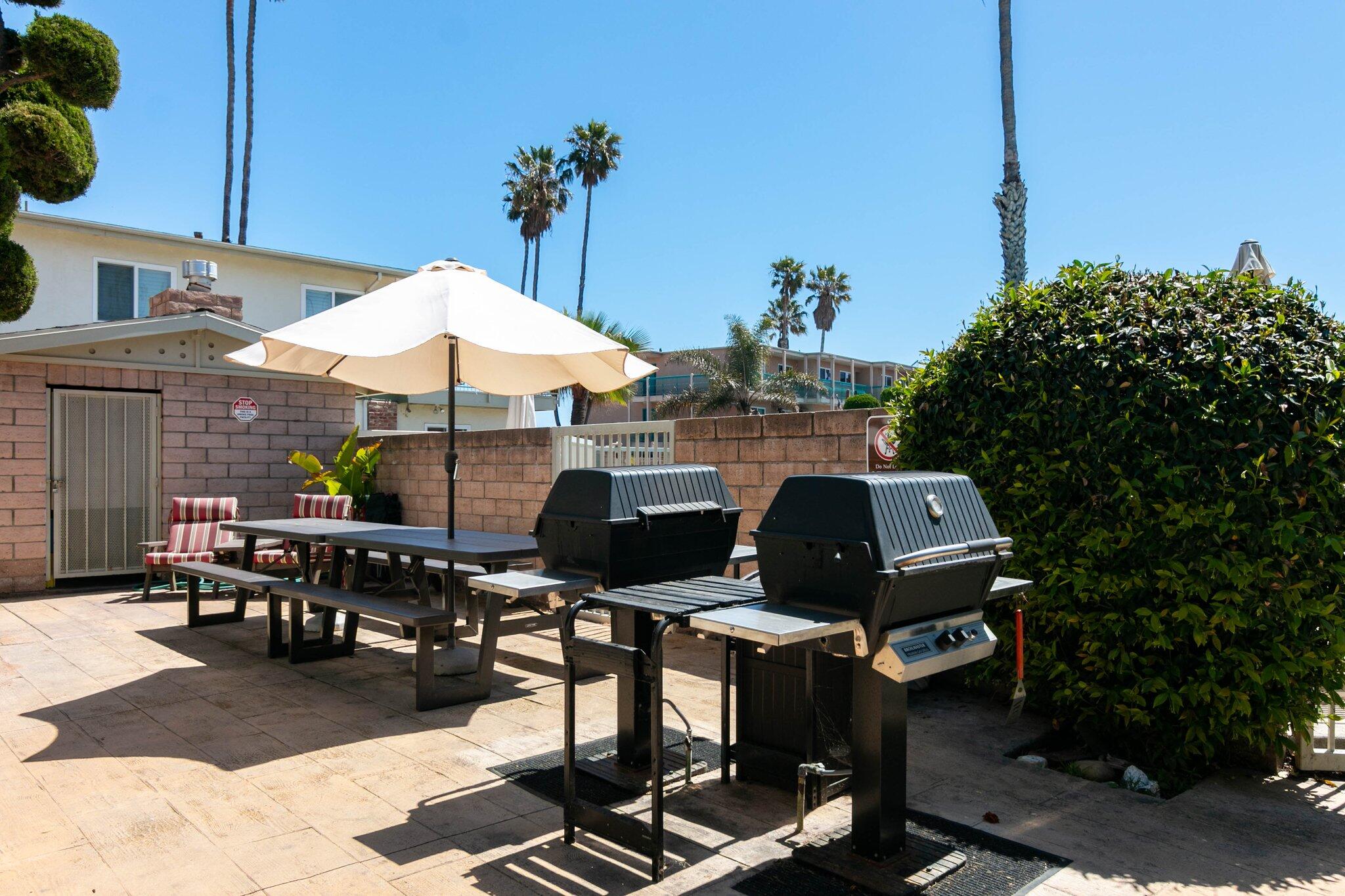 4950 Sandyland Road, Unit 224 Carpinteria, CA 93013 - Photo 13 of 27 community bbqs
