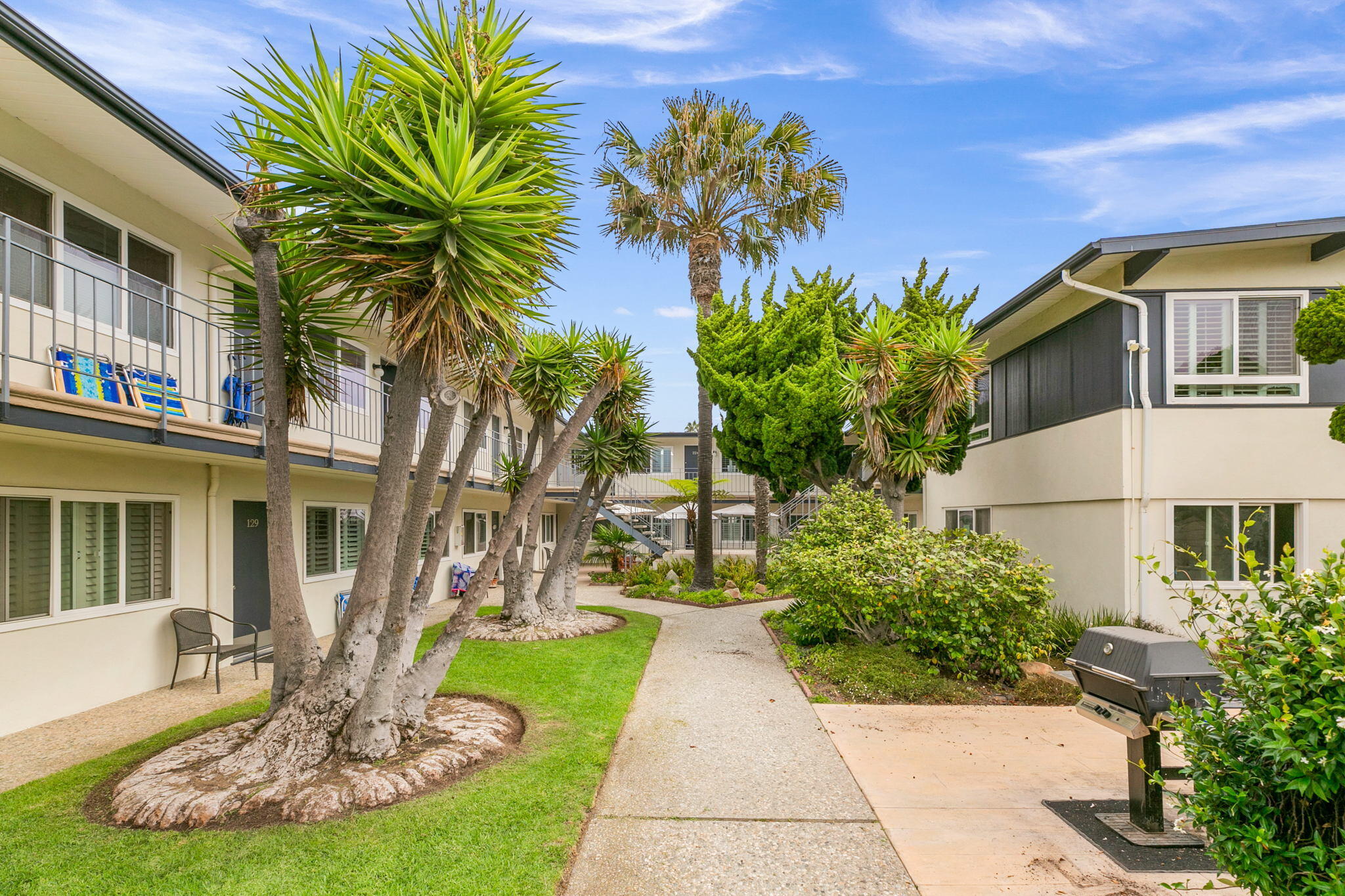 4950 Sandyland Road, Unit 224 Carpinteria, CA 93013 - Photo 14 of 27 landscaping + BBQ