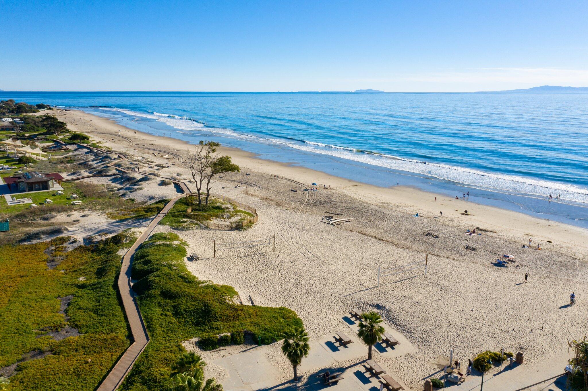 4950 Sandyland Road, Unit 224 Carpinteria, CA 93013 - Photo 26 of 27 aerial of beach