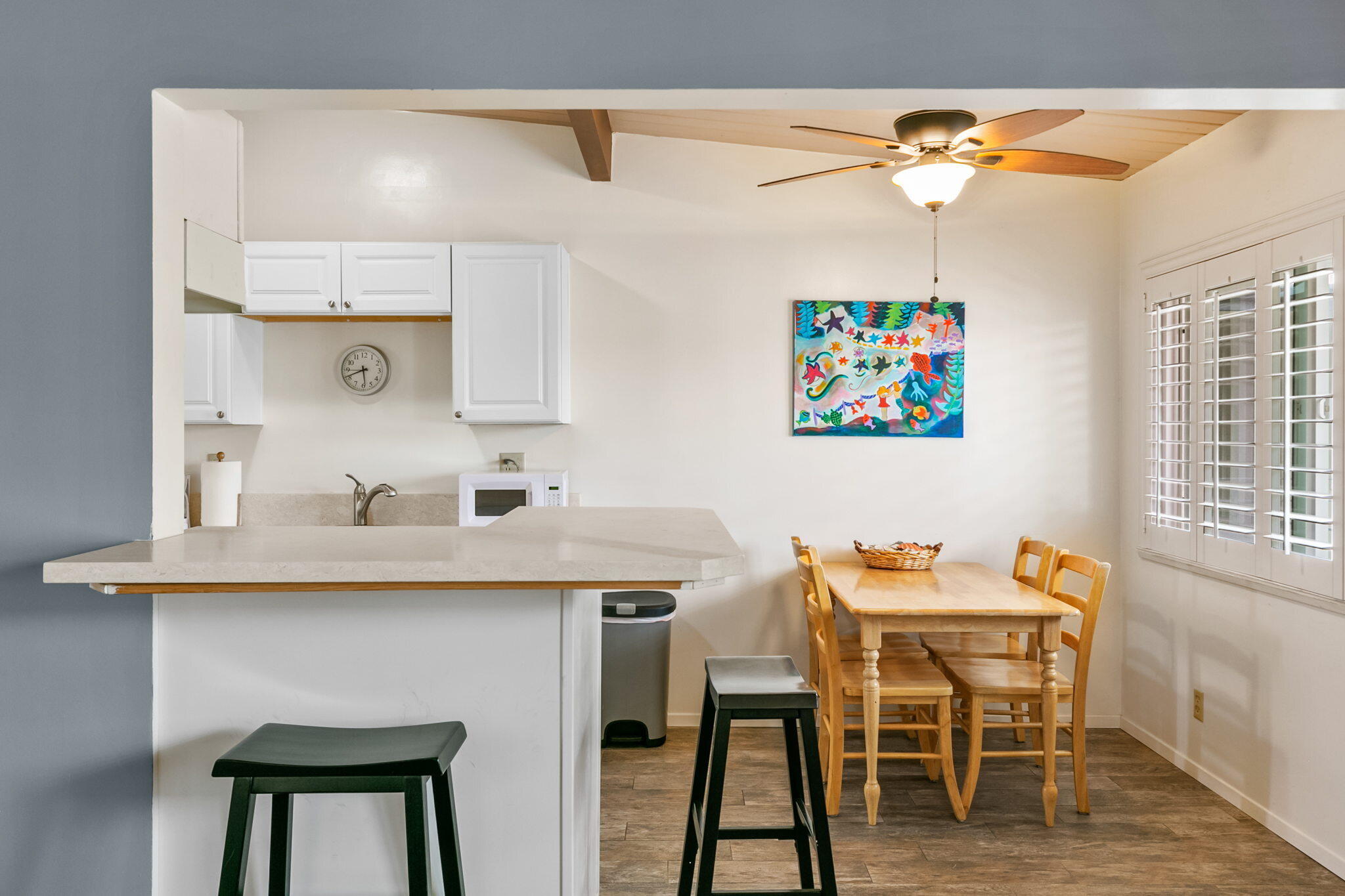 breakfast bar + kitchen