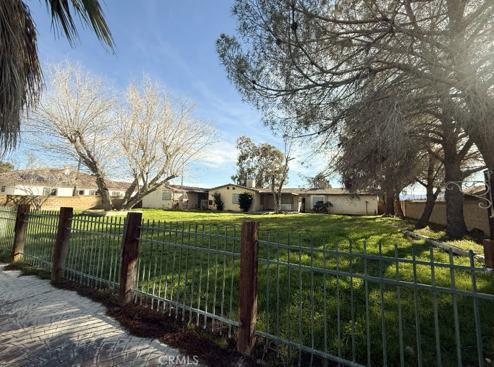 1821 Columbia Way Lancaster, CA 93534 - Photo 9 of 33