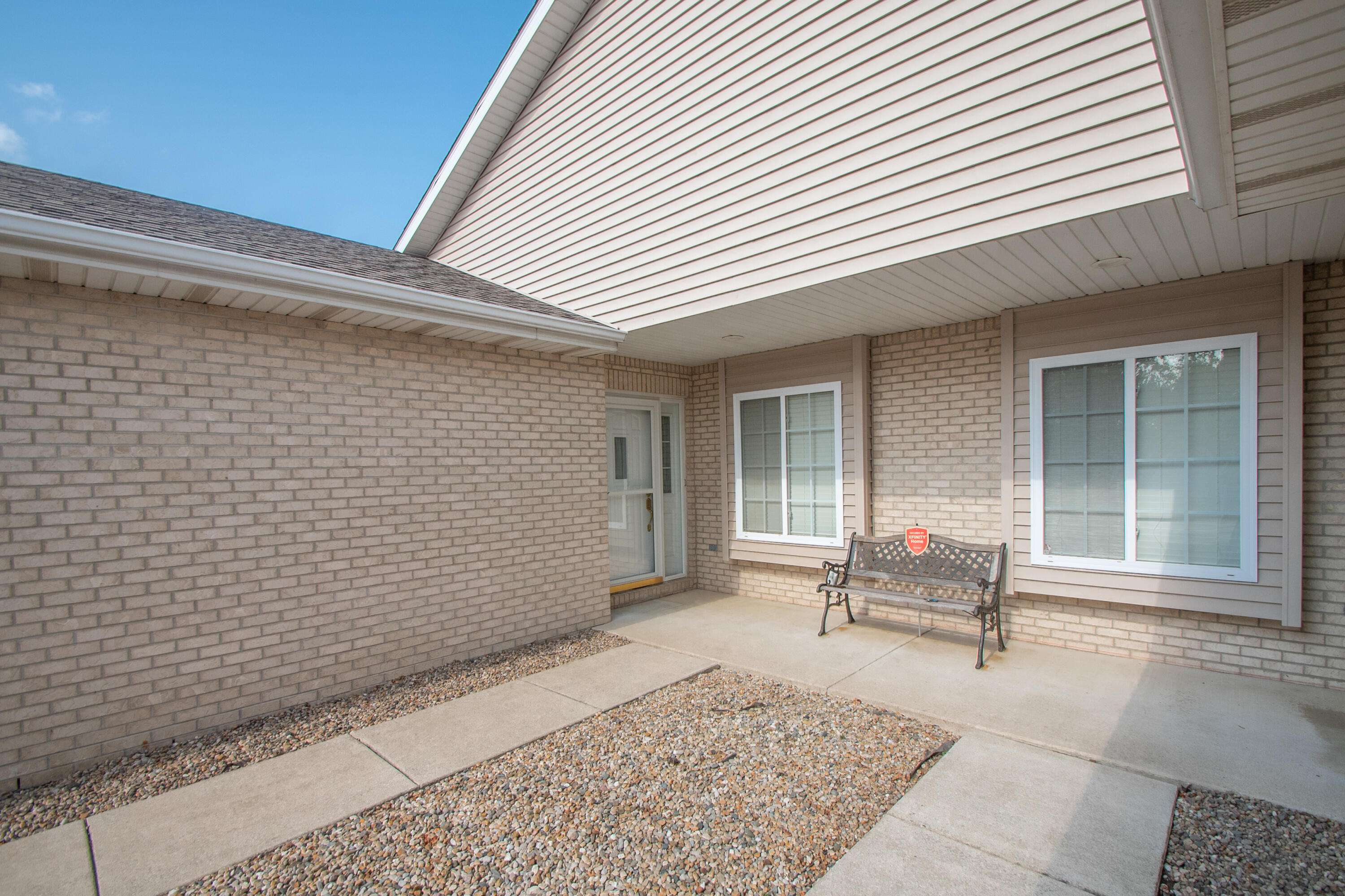 10677 Keystone Lane Crown Point, IN 46307 - Photo 2 of 33 a backyard of a house with seating space