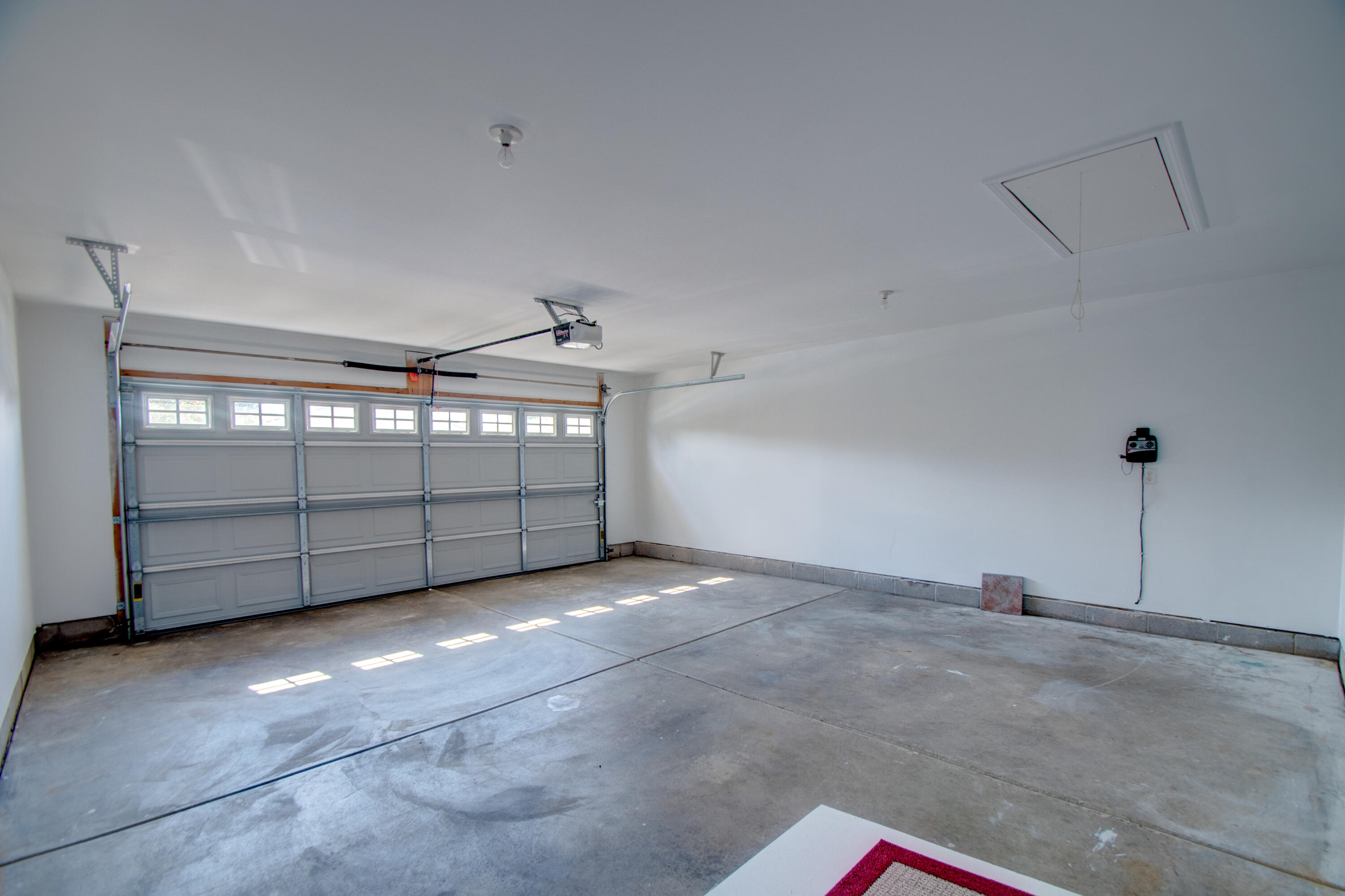 10677 Keystone Lane Crown Point, IN 46307 - Photo 4 of 33 a view of a garage