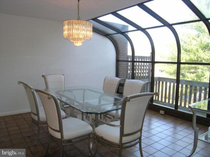 11082 Glade Court Reston, VA 20191 - Photo 5 of 14 Dining Room