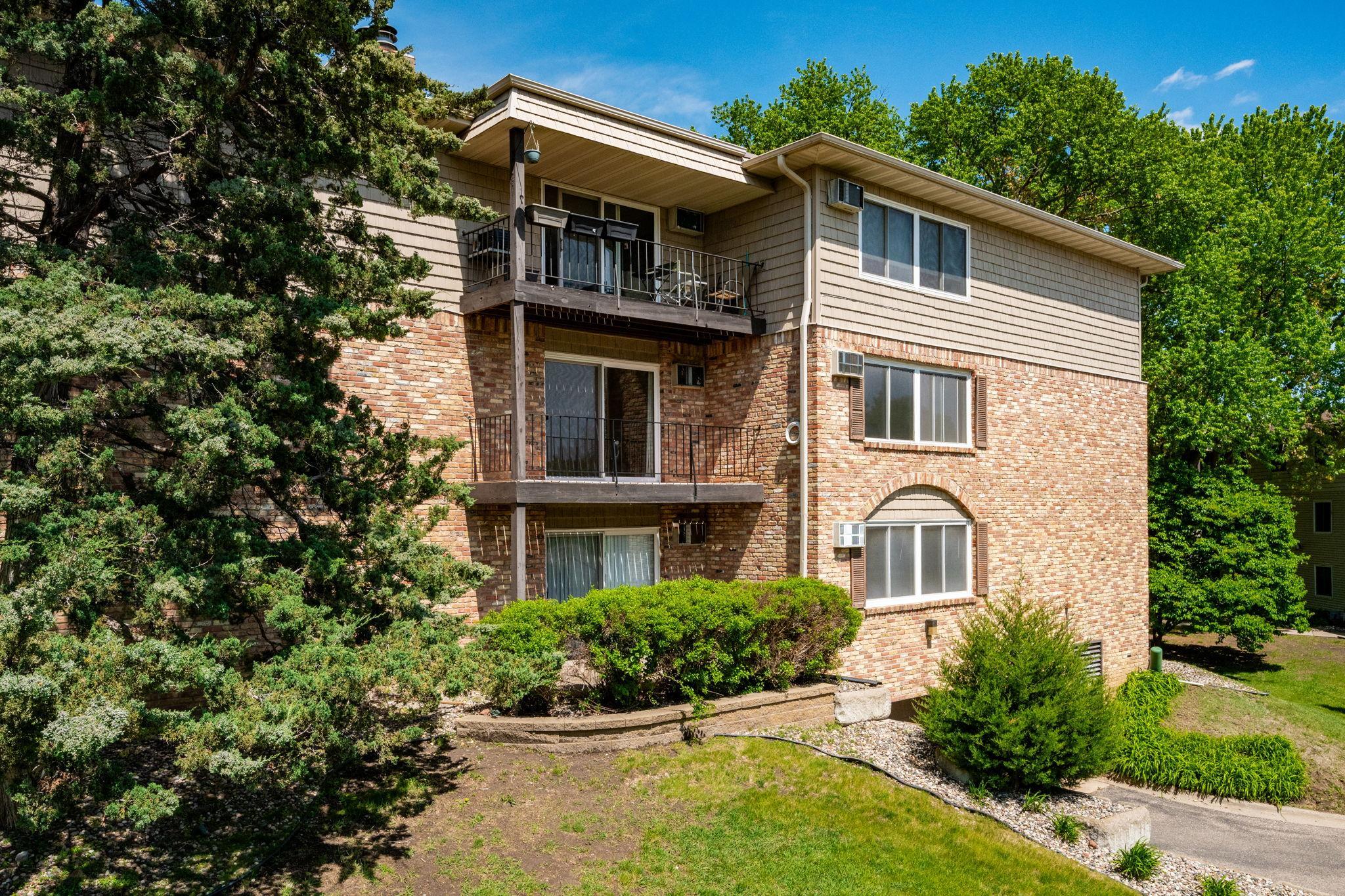 10301 Cedar Lk Road South, Unit 201 Hopkins, MN 55305 - Photo 22 of 32
