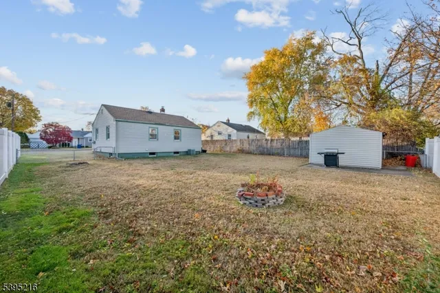 $2,400 | 610 Lee Avenue, Beverly, NJ 08010