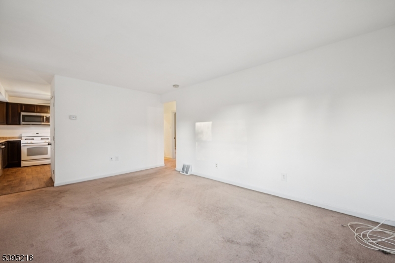 610 Lee Avenue Beverly, NJ 08010 - Photo 7 of 21