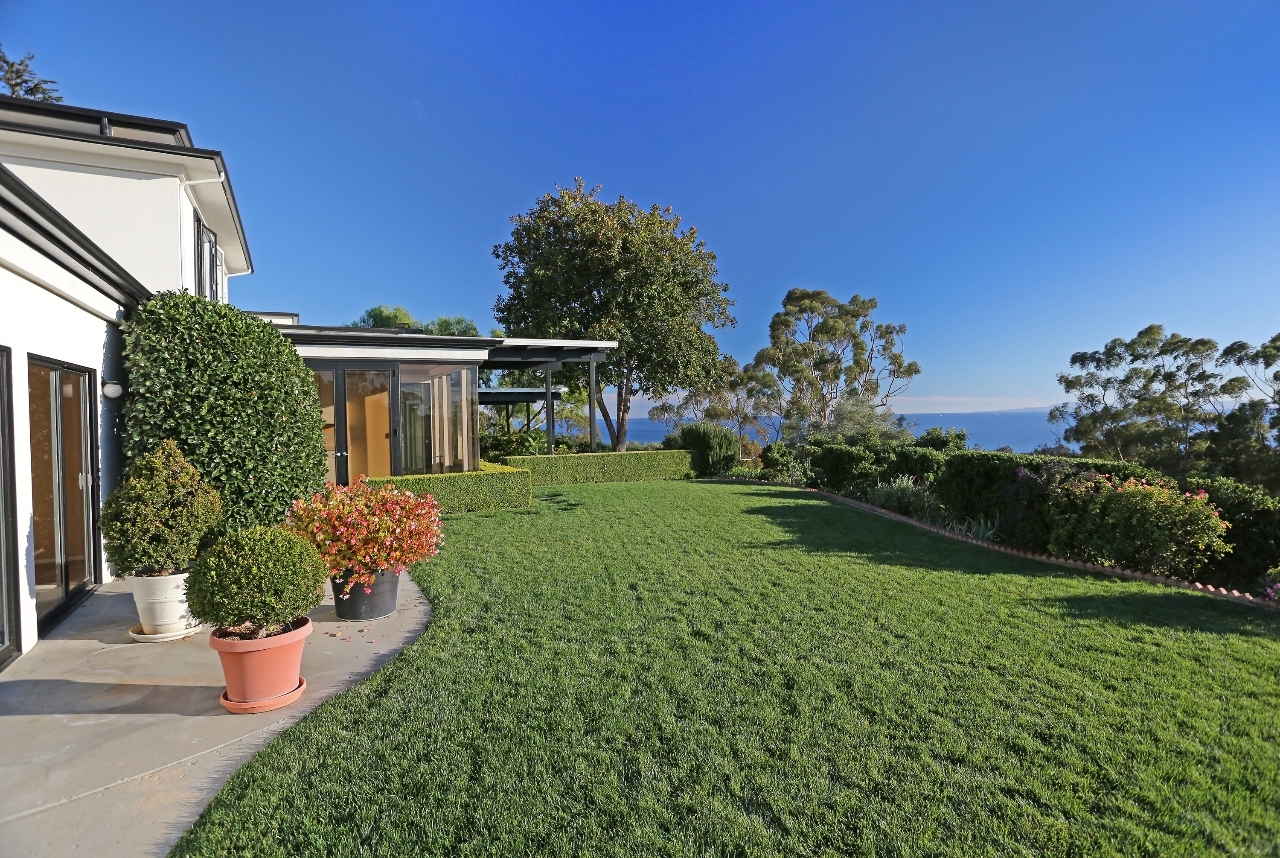 348 Woodley Road Santa Barbara, CA 93108 - Photo 21 of 21 Yard/Ocean