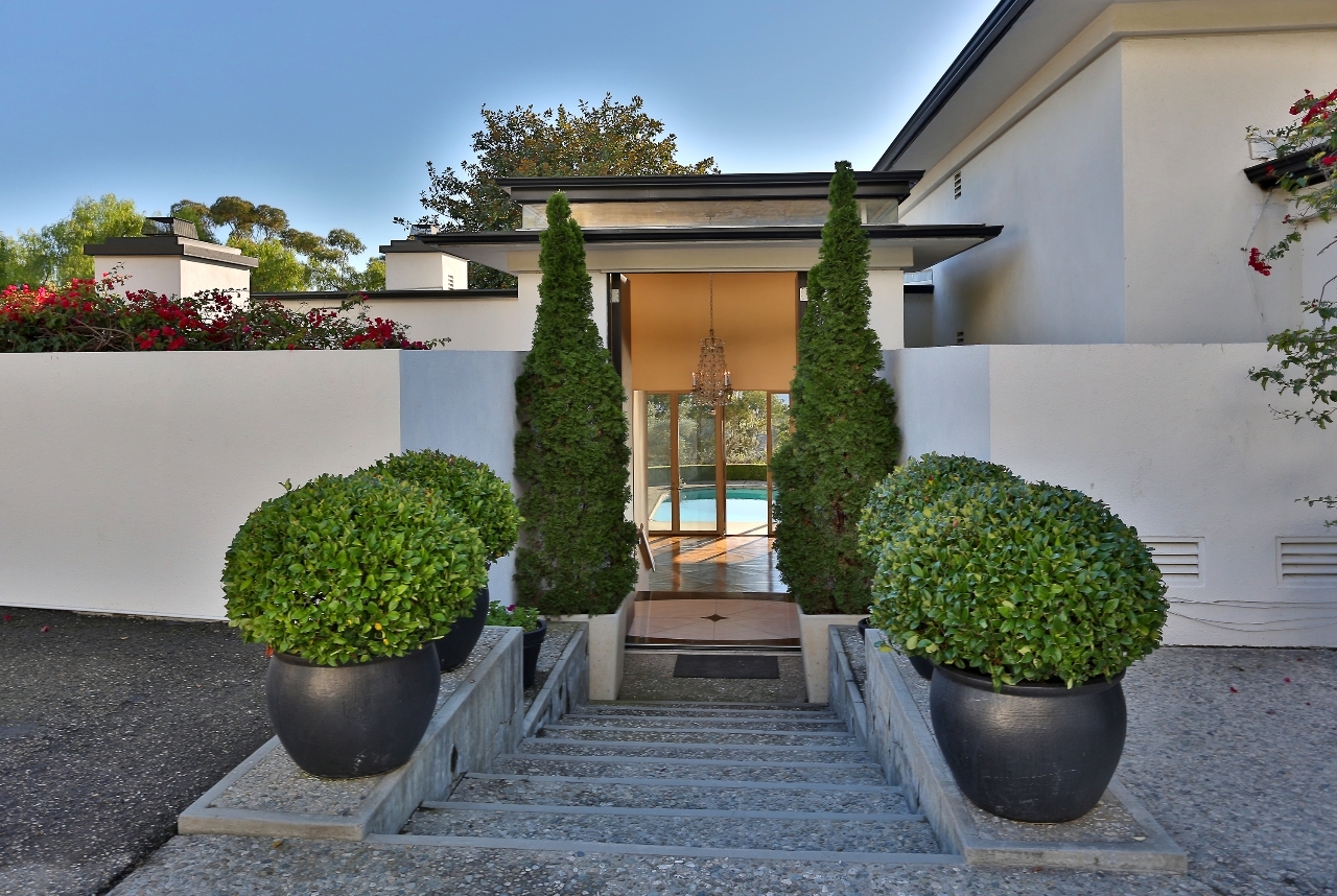 348 Woodley Road Santa Barbara, CA 93108 - Photo 4 of 21 Entry