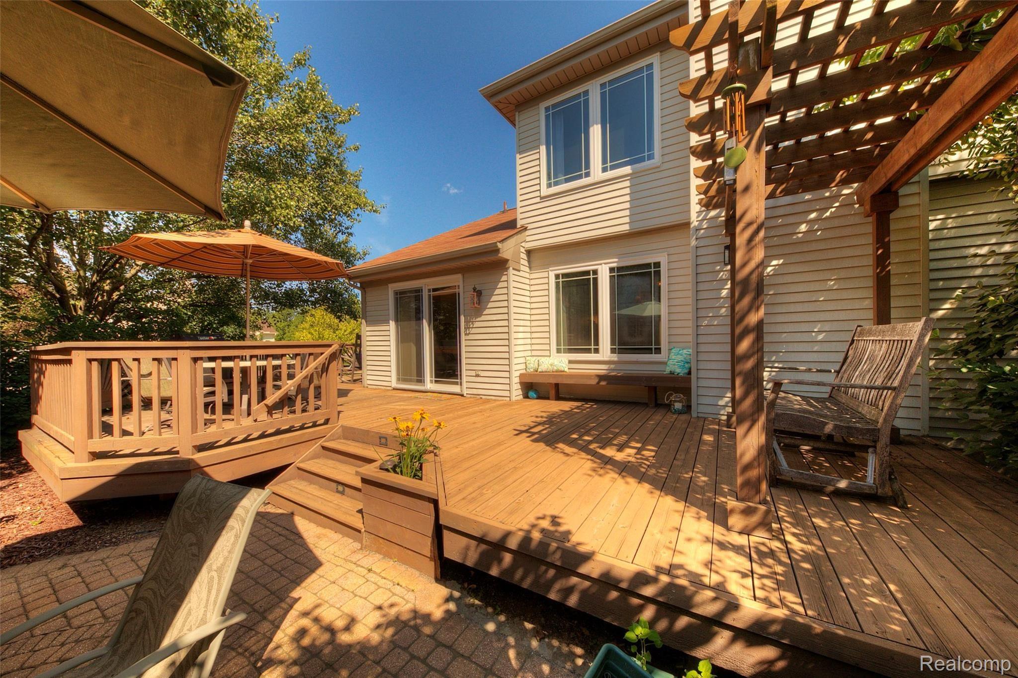 44501 Ridgefield Road Canton, MI 48188 - Photo 63 of 66 63 Deck.jpg