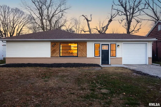$169,999 | 334 Forest Drive, North Pekin, IL 61554