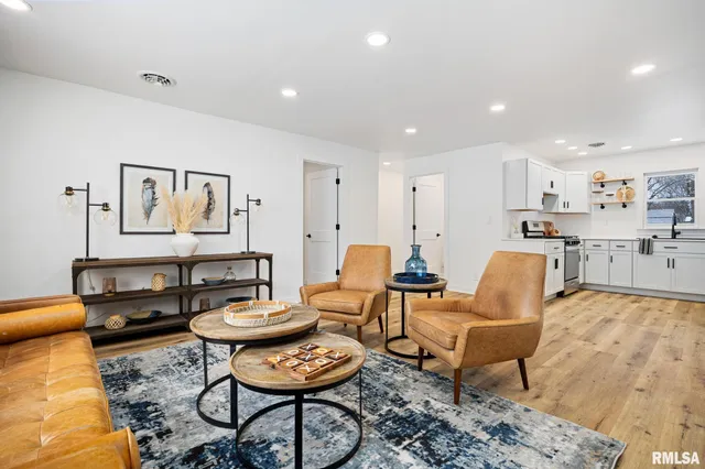 $169,999 | 334 Forest Drive, North Pekin, IL 61554