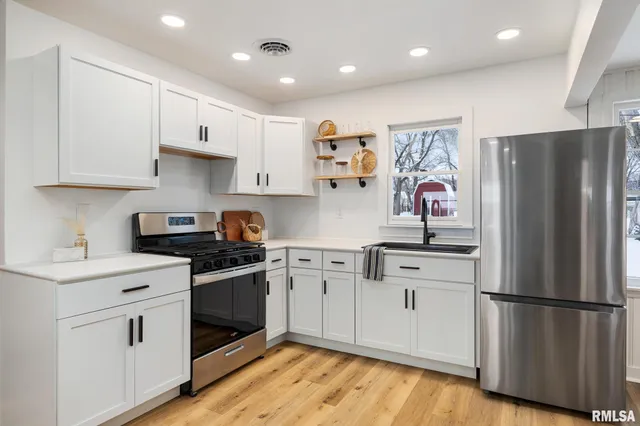 $169,999 | 334 Forest Drive, North Pekin, IL 61554