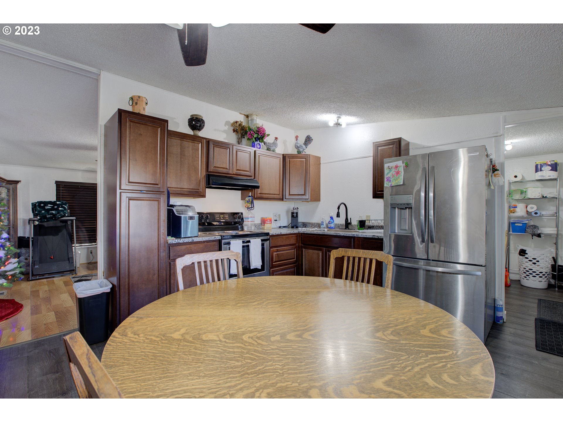 2465 Brockway Road Winston, OR 97496 - Photo 12 of 44 Gallery Image 12