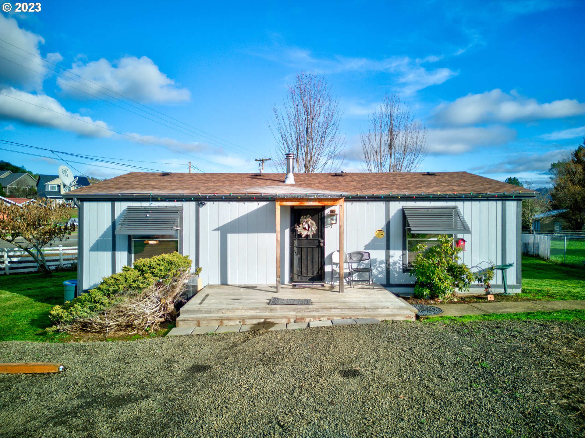 2465 Brockway Road Winston, OR 97496 - Photo 2 of 44 Gallery Image 2