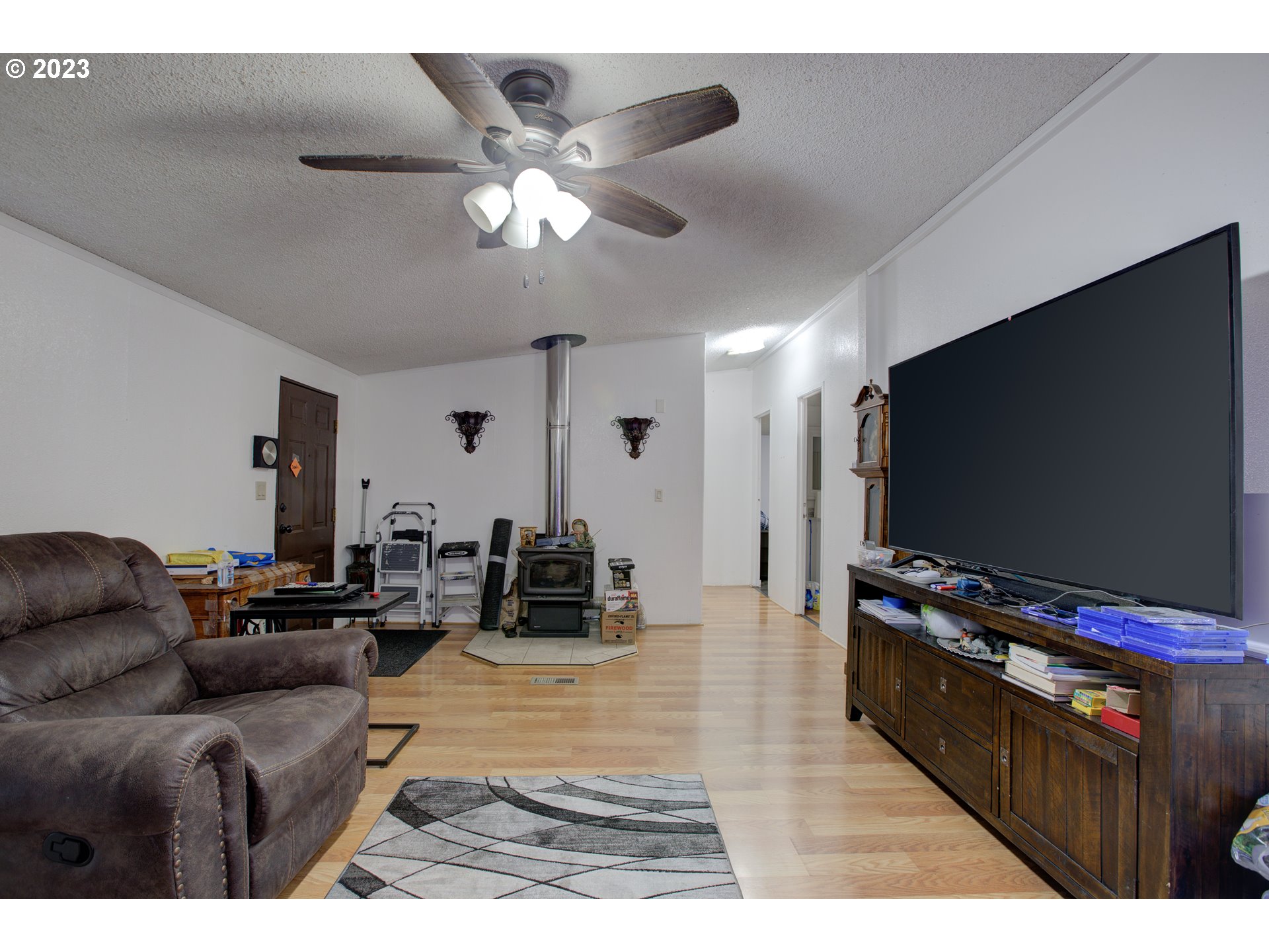 2465 Brockway Road Winston, OR 97496 - Photo 7 of 44 Gallery Image 7