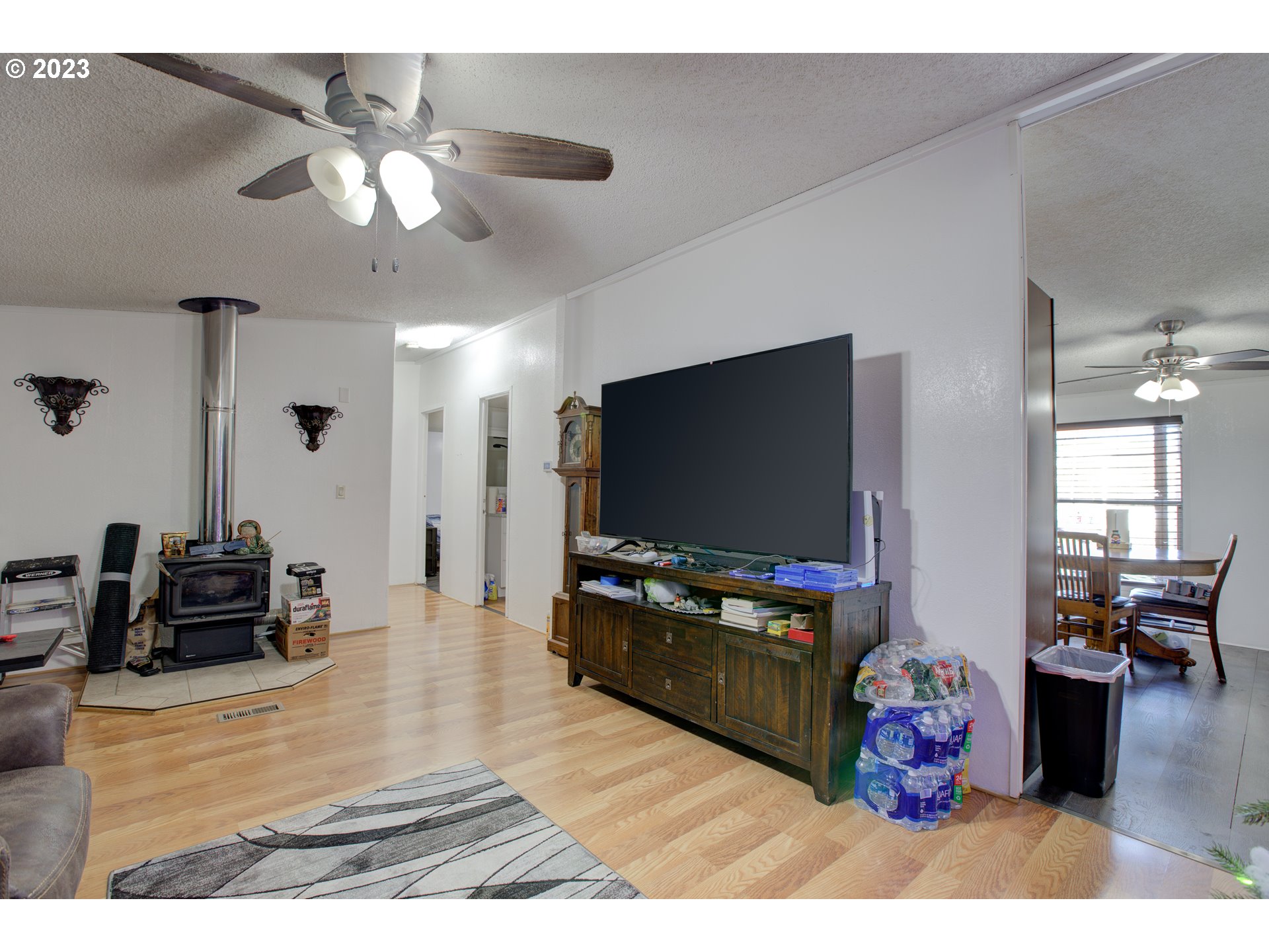 2465 Brockway Road Winston, OR 97496 - Photo 8 of 44 Gallery Image 8