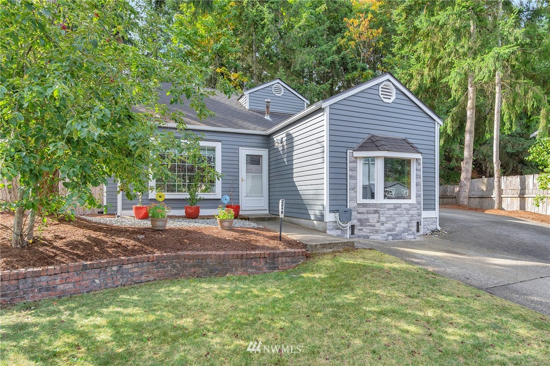2219 Northeast 23rd Street Renton, WA 98056 - Photo 4 of 31 Gallery Image 4