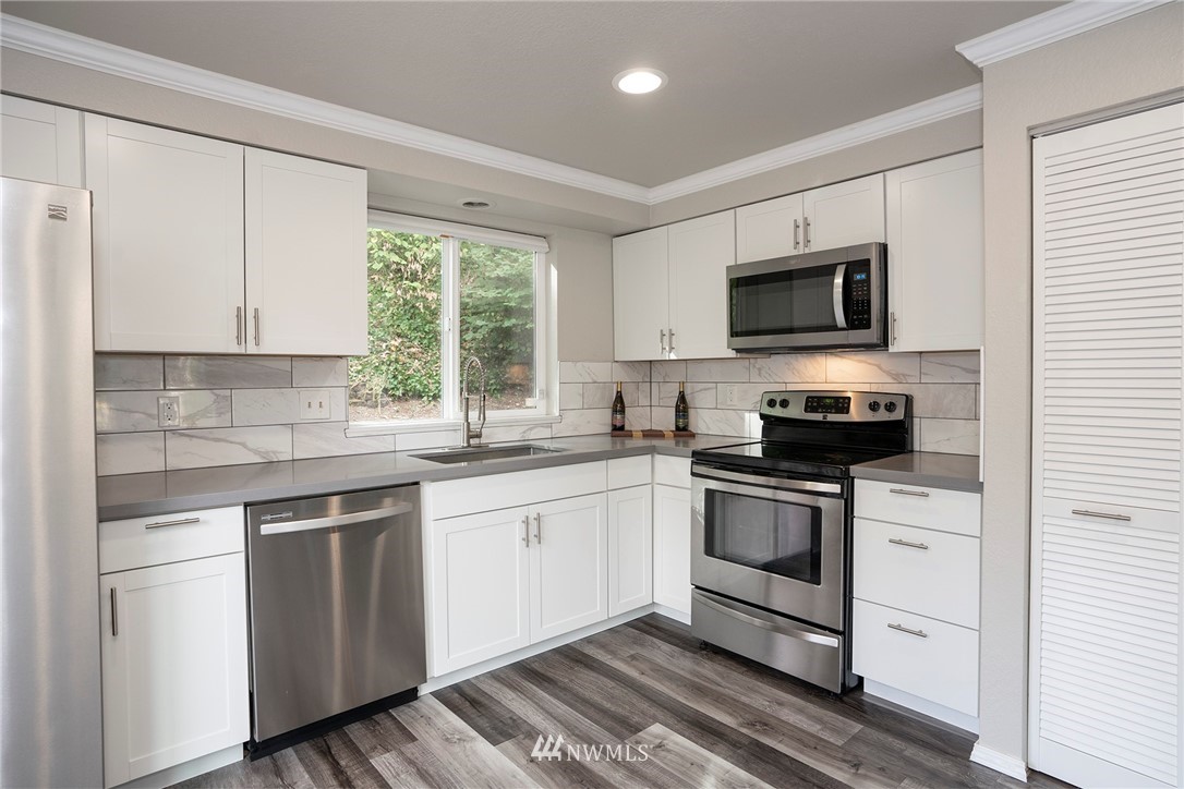 2219 Northeast 23rd Street Renton, WA 98056 - Photo 10 of 31 Gallery Image 10