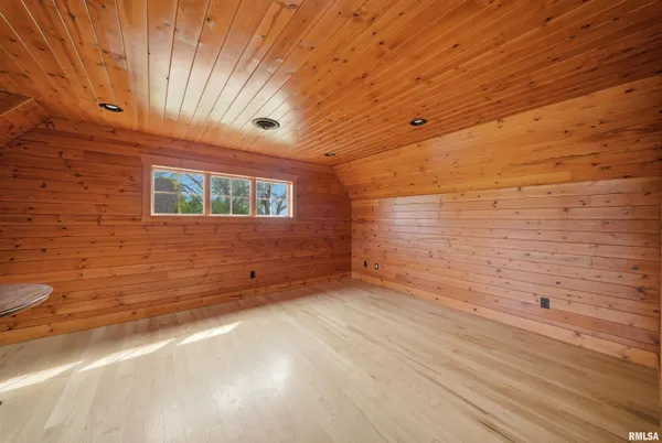 $439,900 | 233 Swan Lake Road, Avon, IL 61415