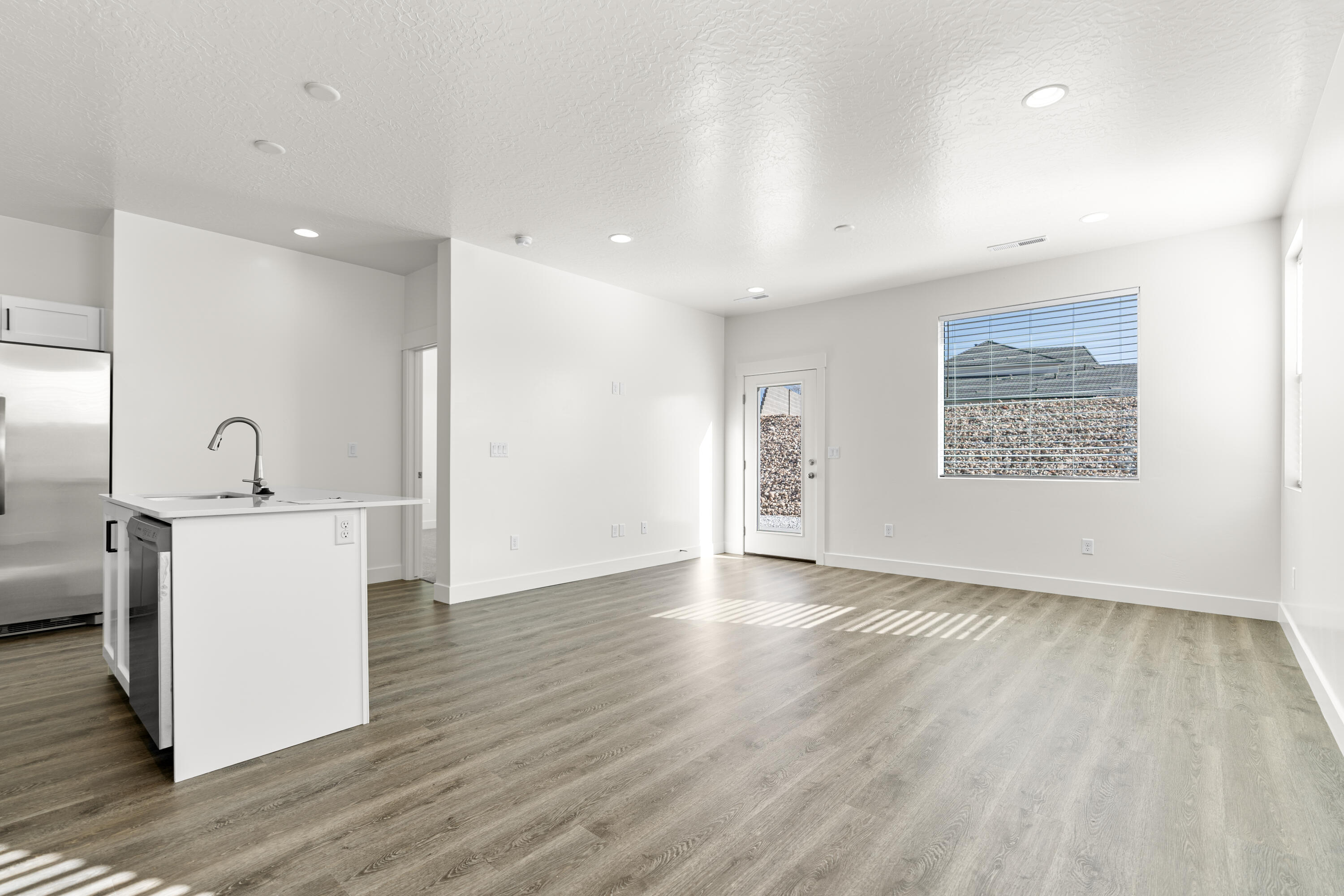 117 Desert Ter Street St. George, UT 84790 - Photo 5 of 22 DSC01210