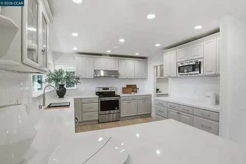 $2,895,000 | 128 Diablo View Drive, Orinda, CA 94563