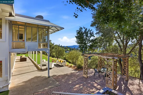 $2,650,000 | 128 Diablo View Drive, Orinda, CA 94563