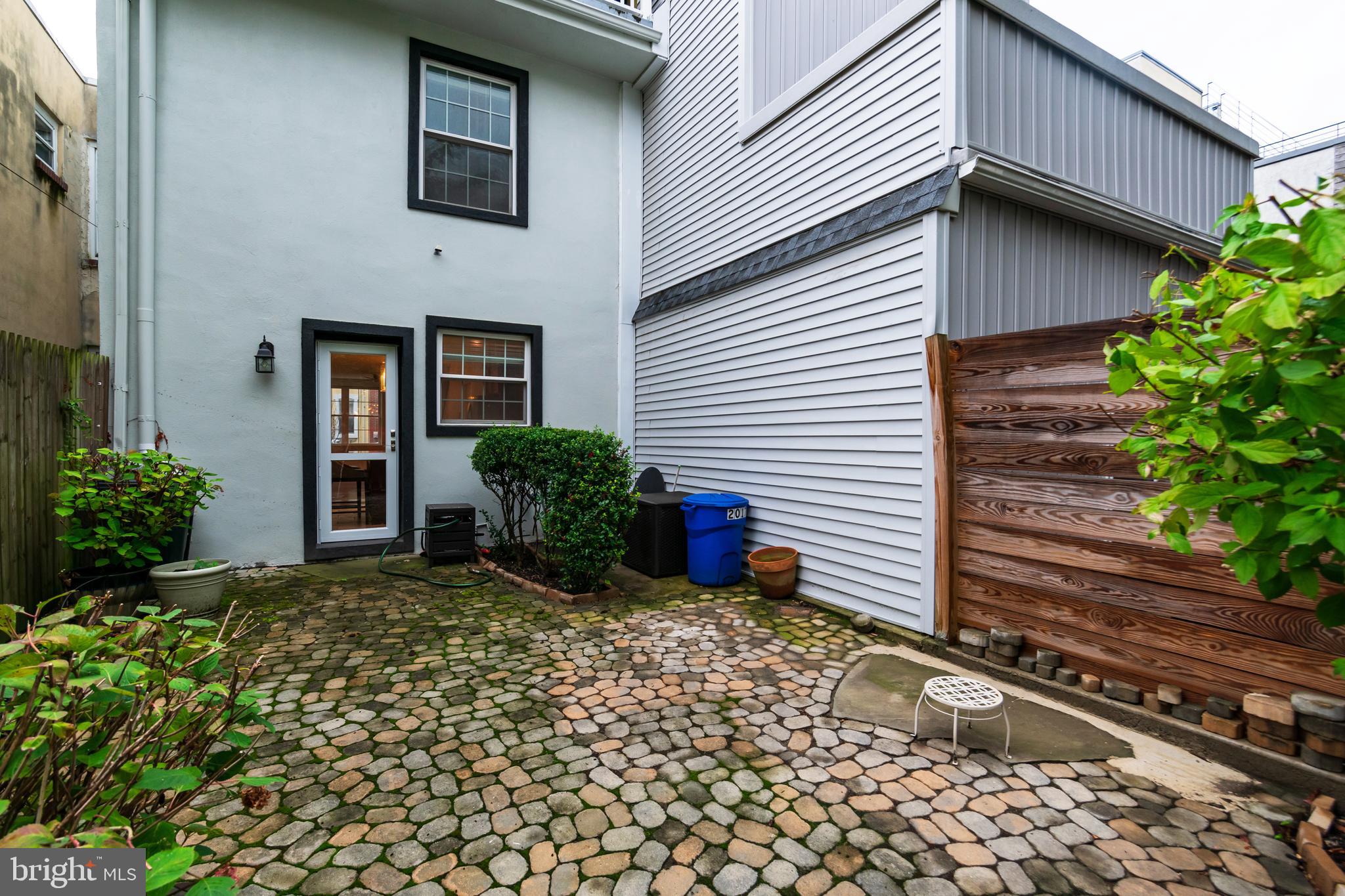 2017 Carpenter Street Philadelphia, PA 19146 - Photo 15 of 46