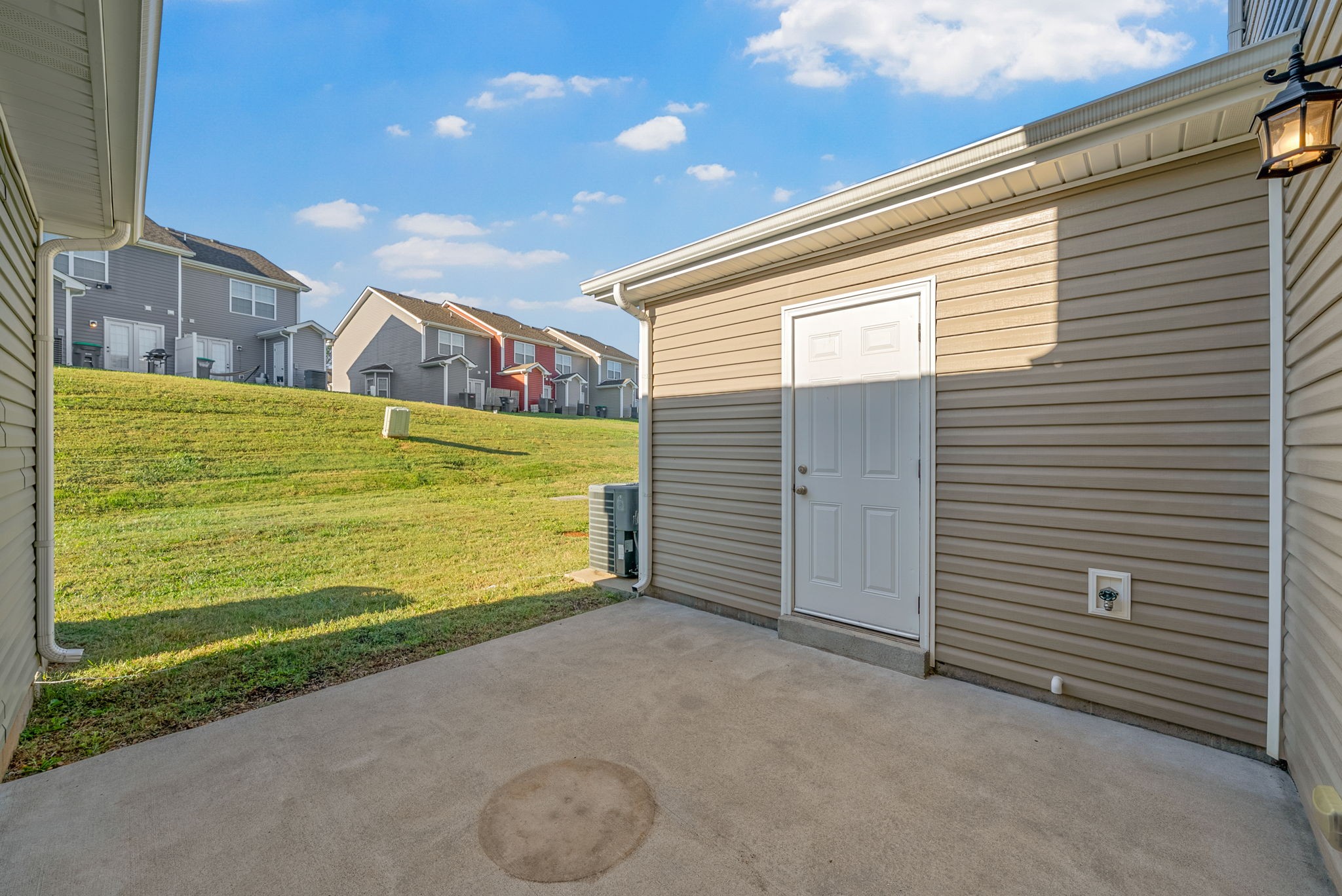 352 Sam Houston Circle Clarksville, TN 37040 - Photo 27 of 29 a view of a house with a yard