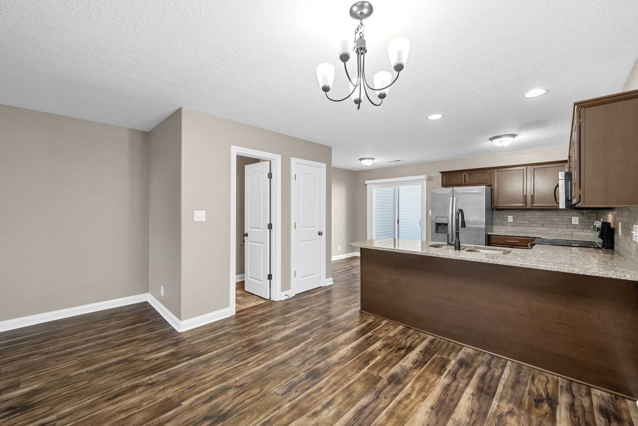 352 Sam Houston Circle Clarksville, TN 37040 - Photo 10 of 29 a view of kitchen with sink microwave and refrigerator