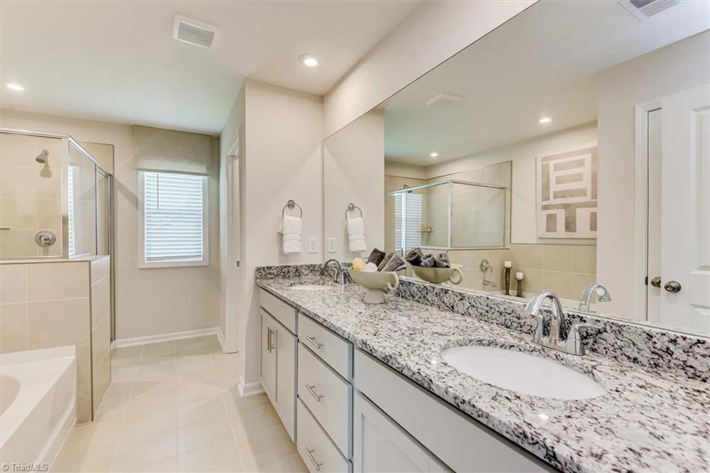 4078 Stallion Street High Point, NC 27262 - Photo 8 of 36 Gallery Image 8