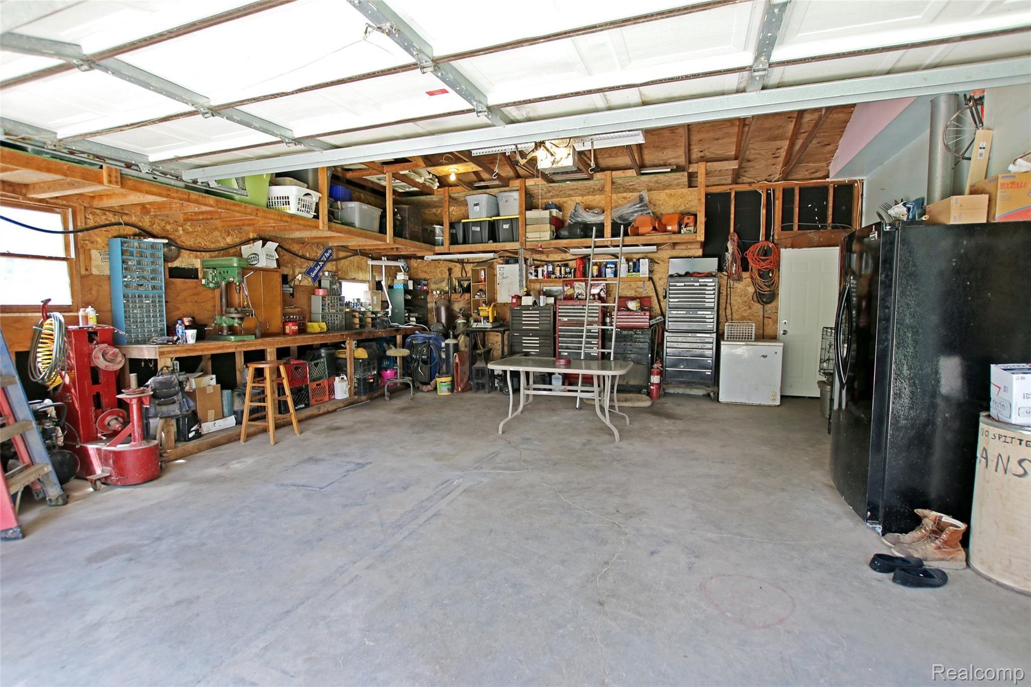 4095 Flint River Road Columbiaville, MI 48421 - Photo 16 of 84 17) Garage.jpg