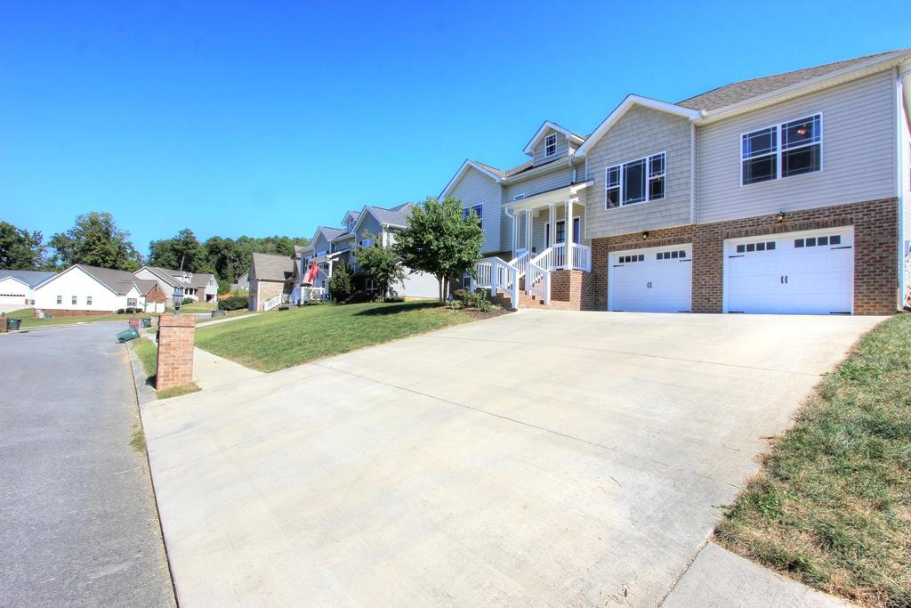 705 Windrush Loop Chattanooga, TN 37421 - Photo 6 of 37 705 Windrush Loop (7)