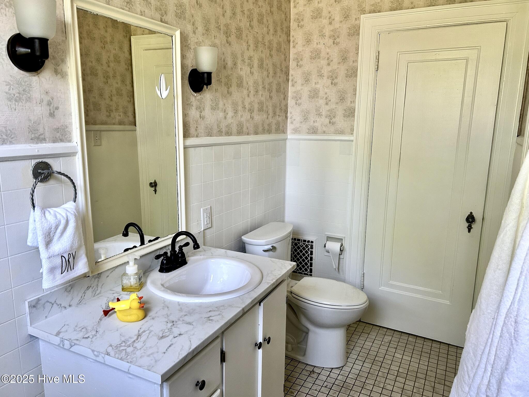 917 Fayetteville Road Rockingham, NC 28379 - Photo 20 of 35 hallway bathroom