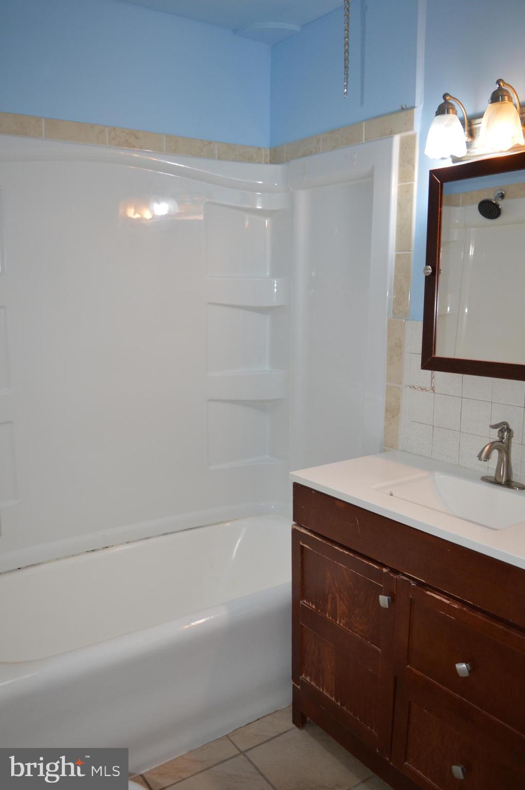 7146 Marsden Street Philadelphia, PA 19135 - Photo 18 of 29 Hall 3 piece bath