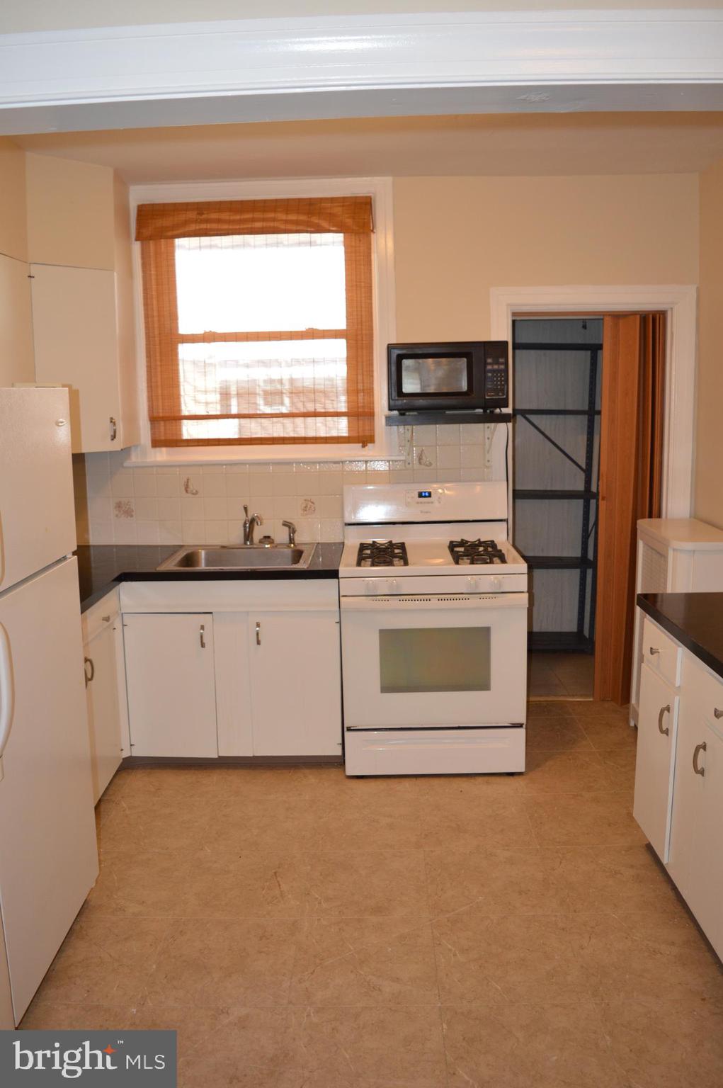 7146 Marsden Street Philadelphia, PA 19135 - Photo 8 of 29