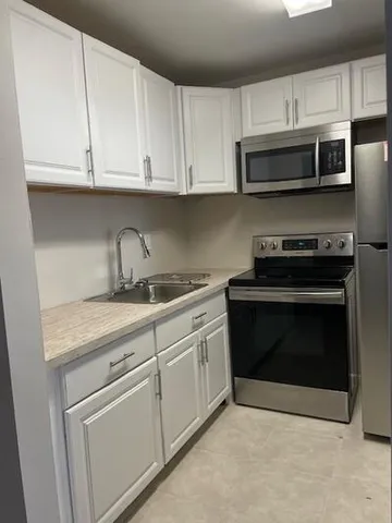 $1,250 | 37 Kingswood B, Unit 37, West Palm Beach, FL 33417