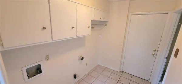 a view of a closet area