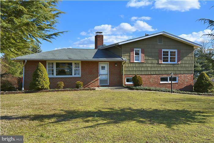 805 Crest Hill Road Severn, MD 21061 - Photo 1 of 20 Southern exposure w/sunshine all day.