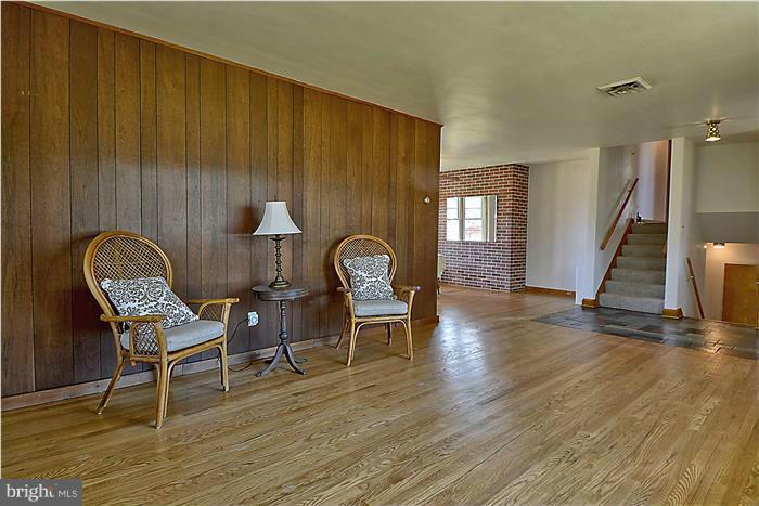 805 Crest Hill Road Severn, MD 21061 - Photo 5 of 20 Living Room on the main level