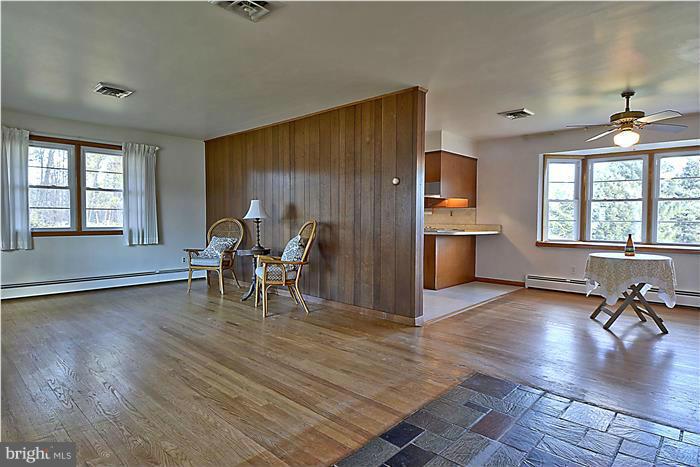 805 Crest Hill Road Severn, MD 21061 - Photo 20 of 20 Eating area and kitchen for an open floor plan.
