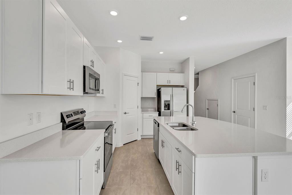 16556 Bergamo Place Lakewood Ranch, FL 34211 - Photo 11 of 39