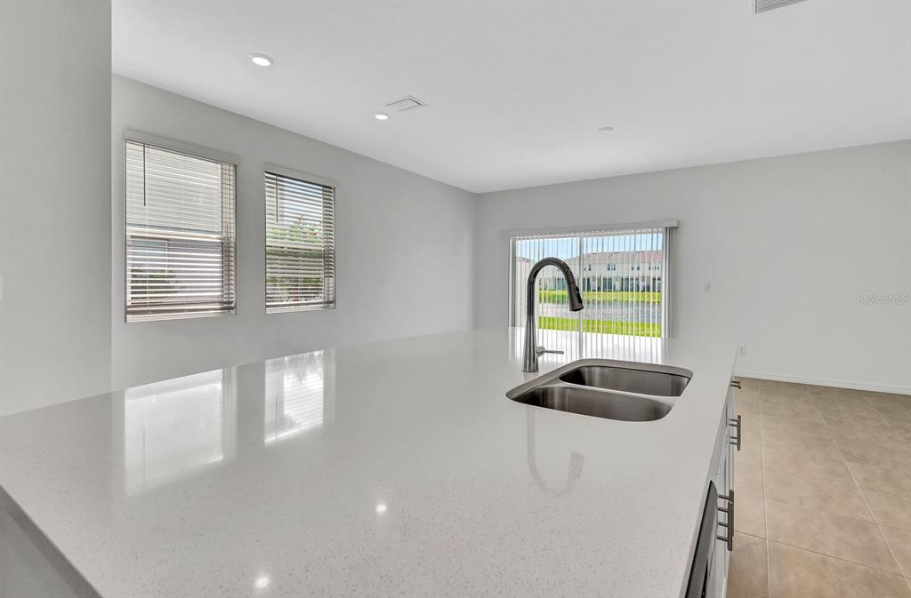 16556 Bergamo Place Lakewood Ranch, FL 34211 - Photo 12 of 39