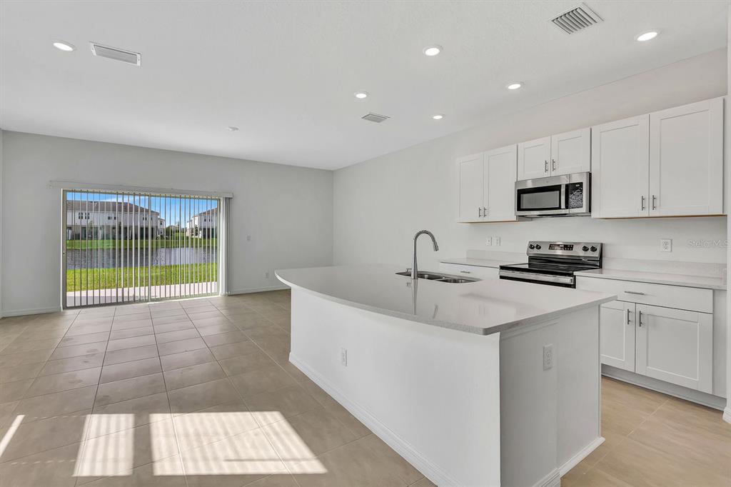 16556 Bergamo Place Lakewood Ranch, FL 34211 - Photo 9 of 39