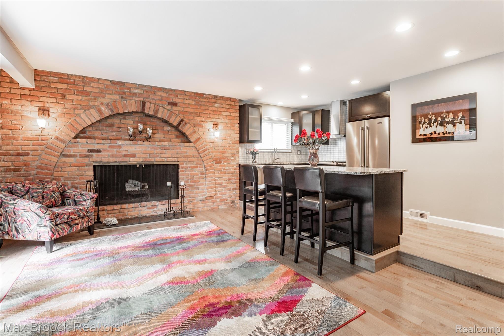 30051 Rambling Road Southfield, MI 48076 - Photo 7 of 42 244A8693.jpg