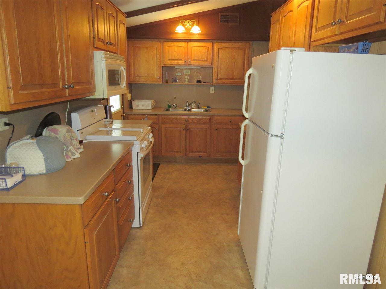 12900 Ellis Road Morrison, IL 61270 - Photo 5 of 15